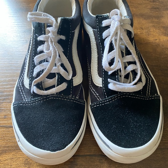 Boys VANS Old Skool sneakers. Size 3. Used. - Picture 6 of 9